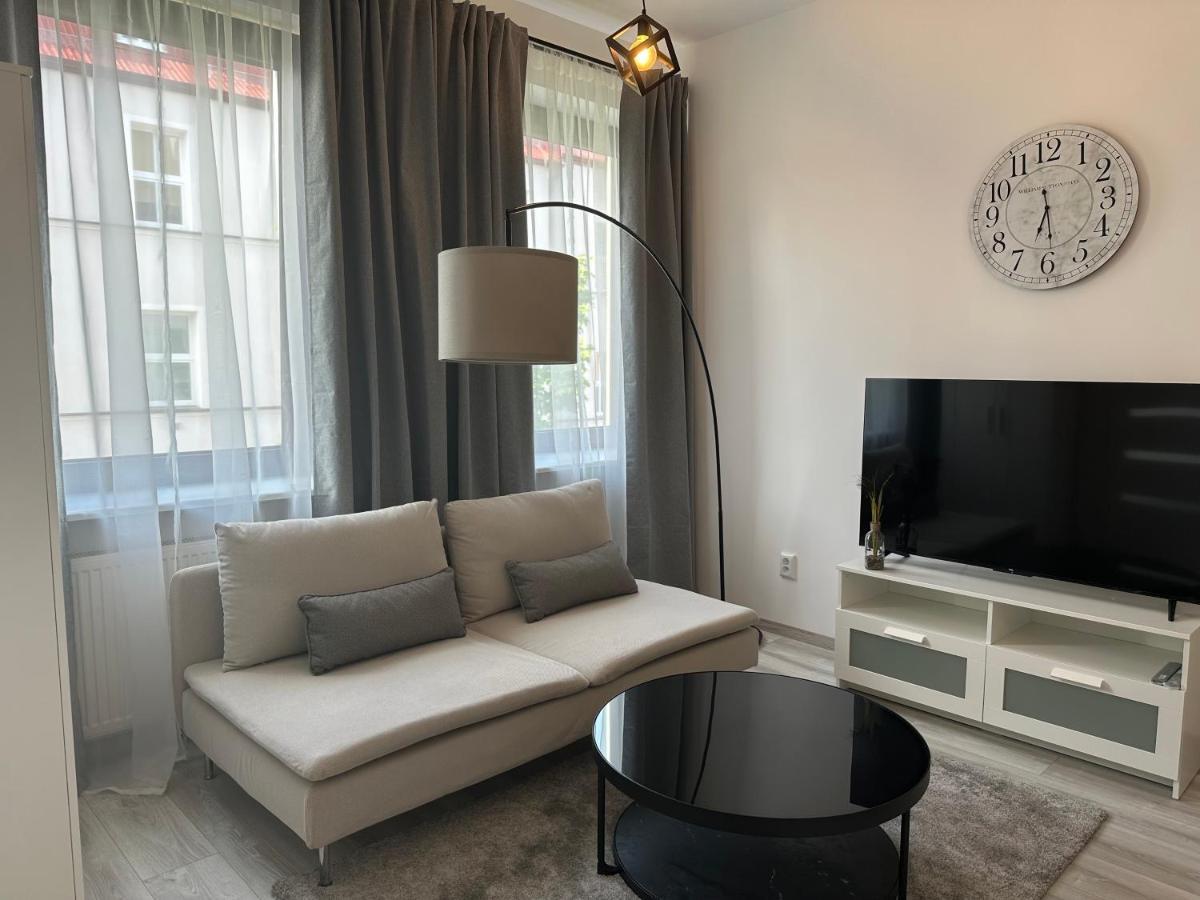 Apartamenty Przy Deptaku ชวีโนวิชแจ ภายนอก รูปภาพ