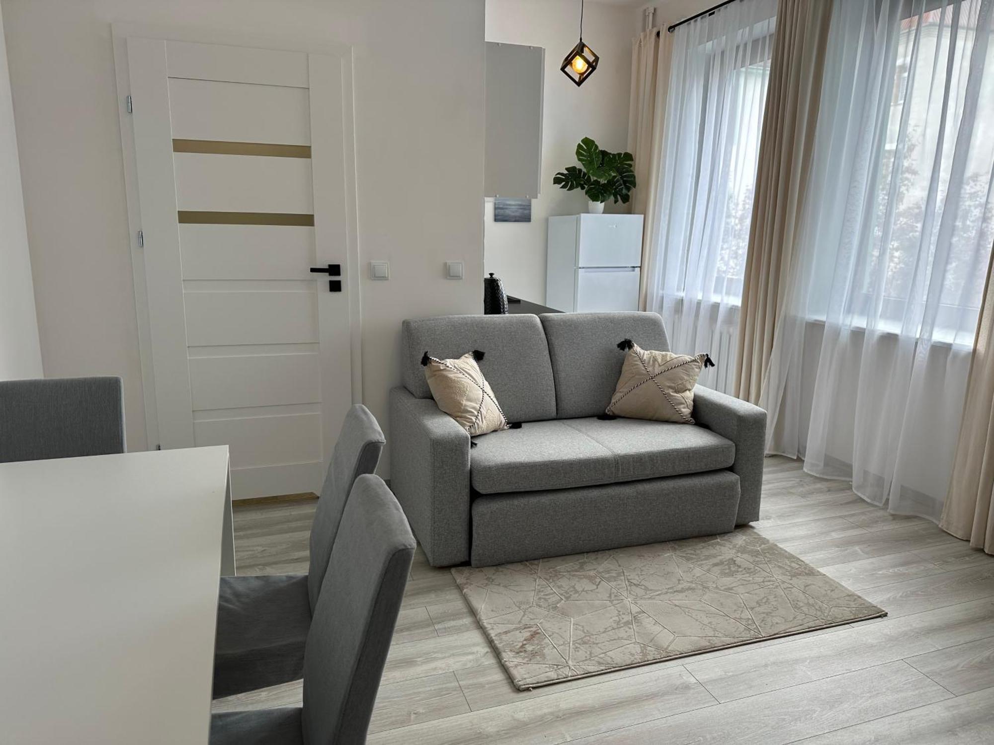 Apartamenty Przy Deptaku ชวีโนวิชแจ ภายนอก รูปภาพ